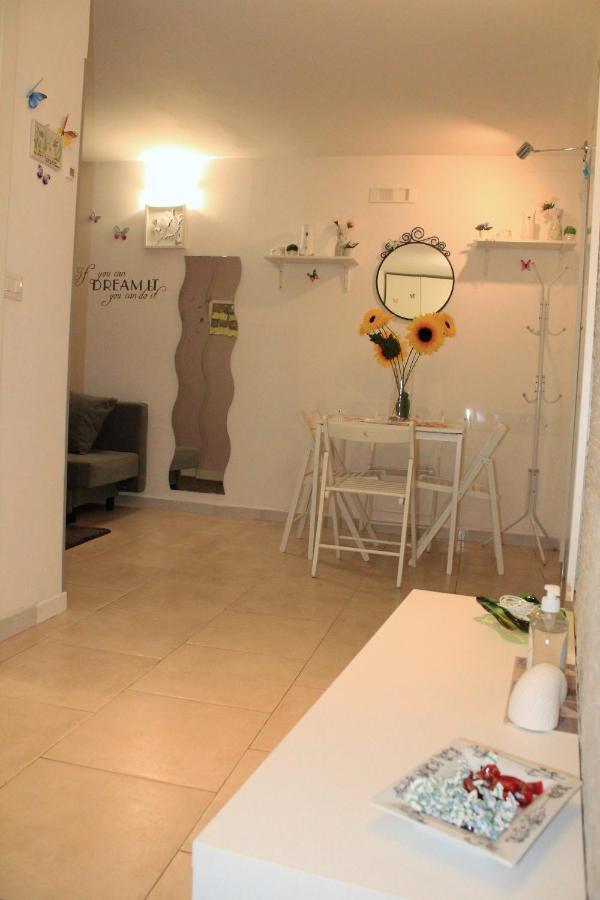 Casa Vacanze Angelica Salerno Bagian luar foto