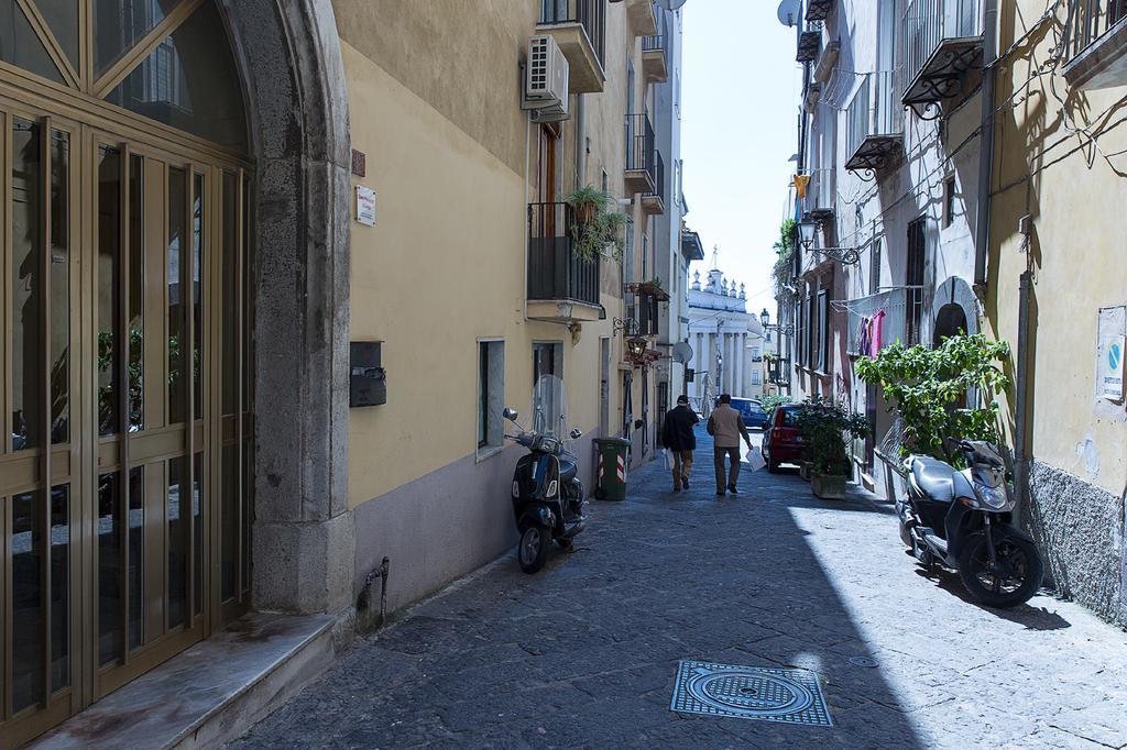 Casa Vacanze Angelica Salerno Bagian luar foto