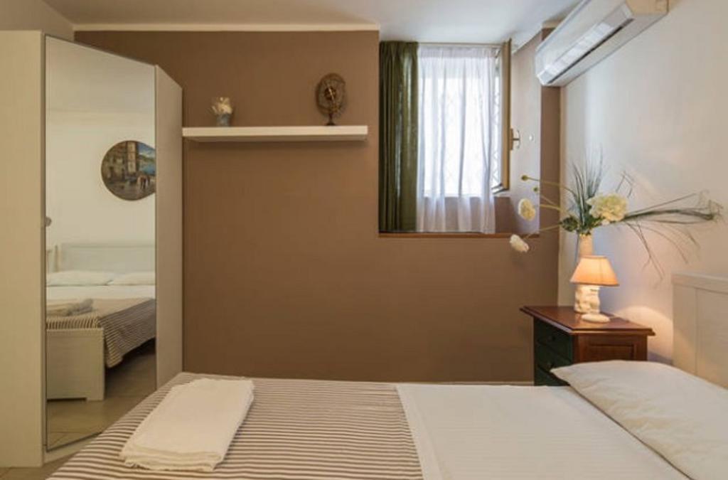 Casa Vacanze Angelica Salerno Bagian luar foto